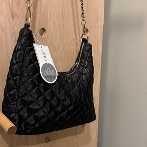 Jen & Co | Black Quilted Shoulder Bag with Gold Chain Strap